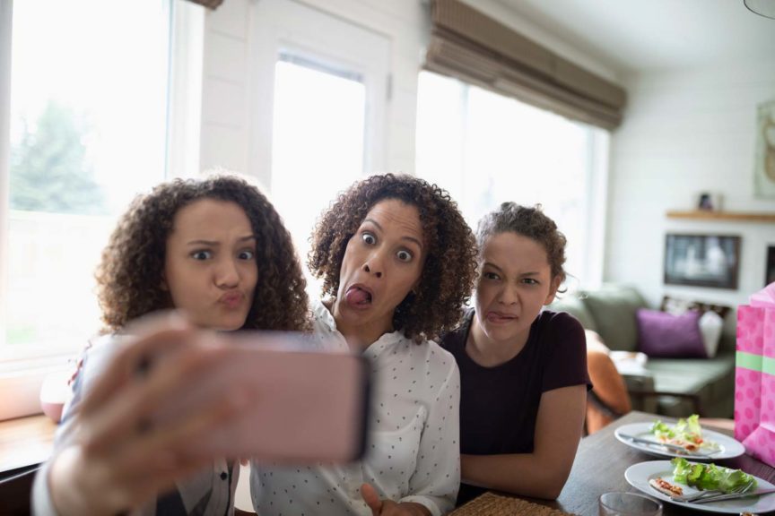 mother-daughters-selfie-silly-faces